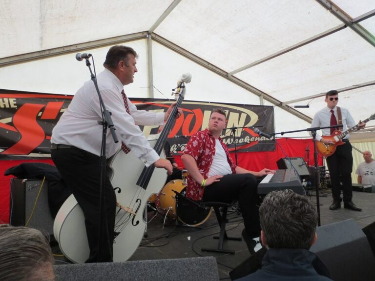 Gallery Shakedown Rock n Roll